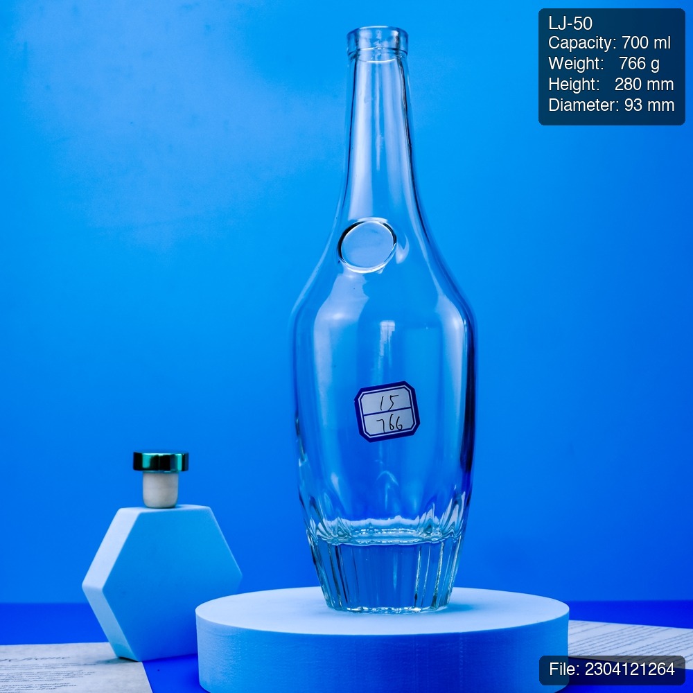 700ml Bulbous Super Flint Whisky Bottle with Heavy Base